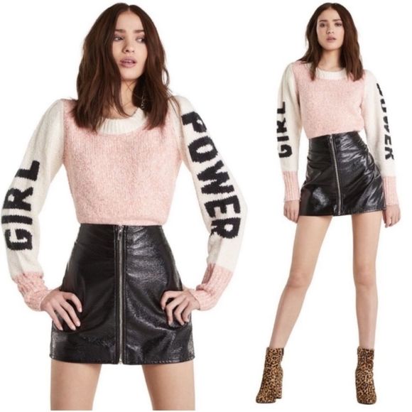 Wildfox Girl Power pink sweater at NWOT size medium - Picture 1 of 9